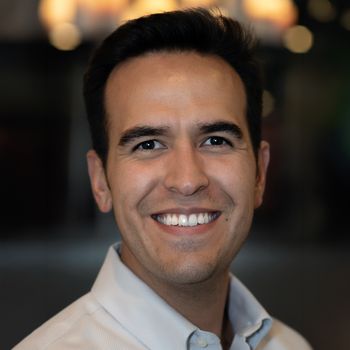Portrait of Robert Herrera, Associate Broker